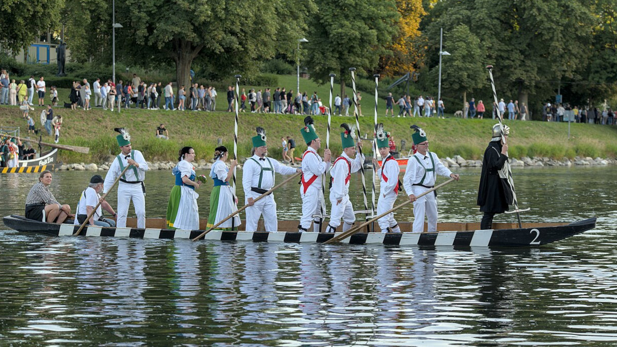 Ganz eigenes Brauchtum, das es nur in (Neu-)Ulm gibt, und dazu auch nur alle vier Jahre. Klar, dass wir das dokumentierten – die ersten Fotos auf Wikimedia Commons davon seit 2009!